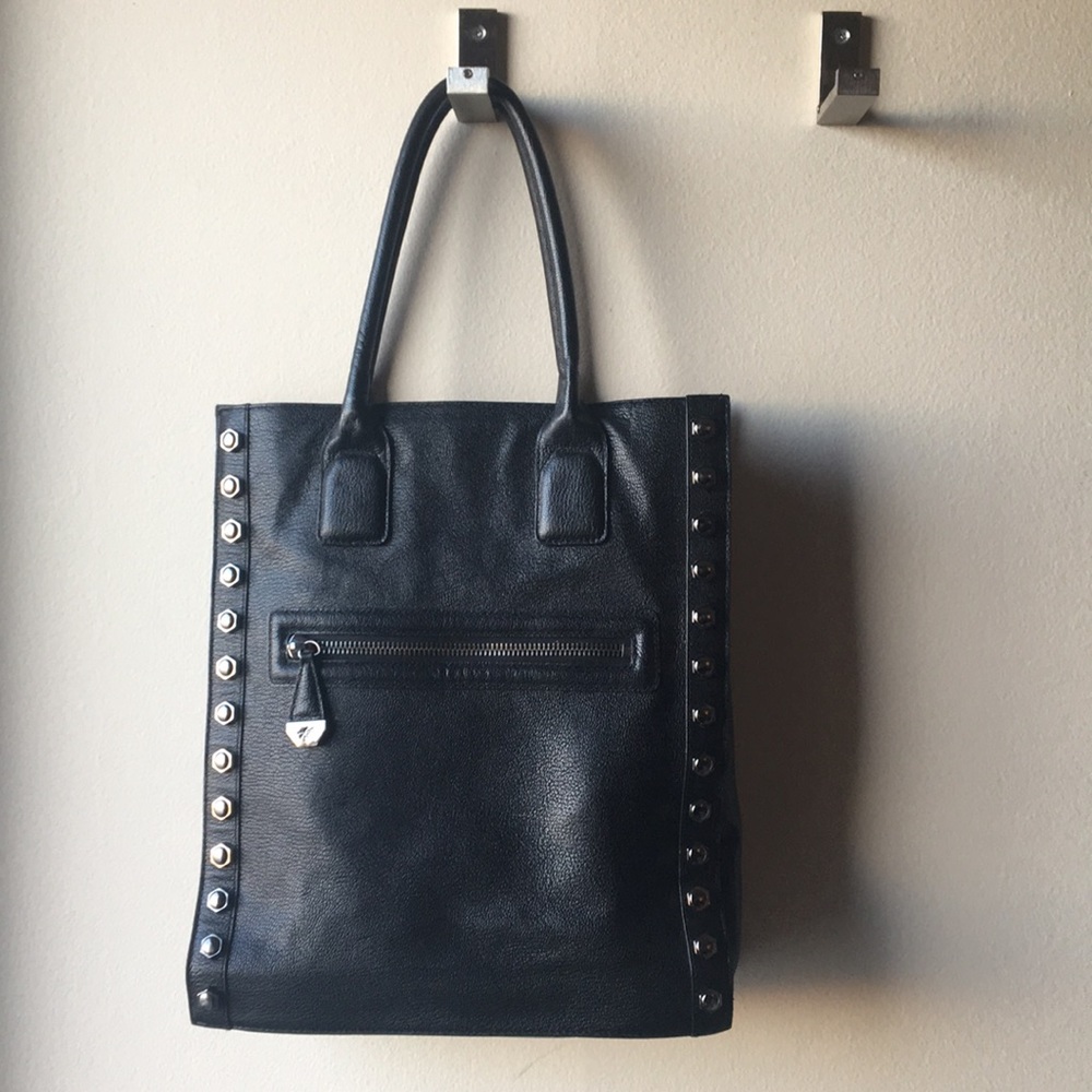 Black Kenneth Cole Stunned Bag 💼